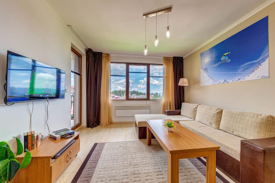 TV and multimedia, Living room, Seating area, Evening entertainment