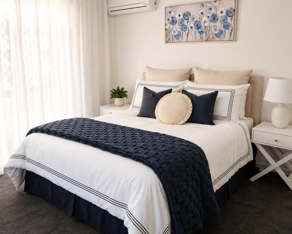 Bedroom, air conditioner