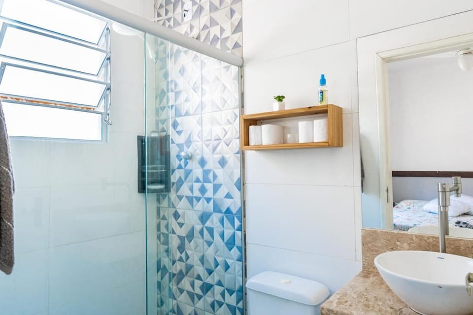 House with 2 bedrooms, 2 bathrooms, up to 6 people, Wi-Fi House in Ubatuba