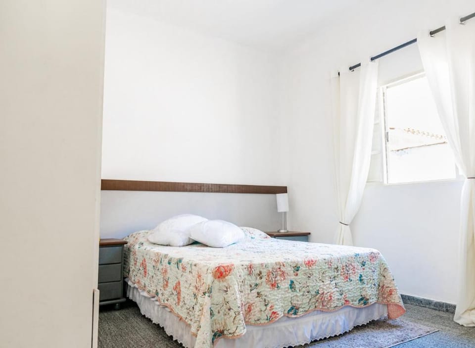 House with 2 bedrooms, 2 bathrooms, up to 6 people, Wi-Fi House in Ubatuba