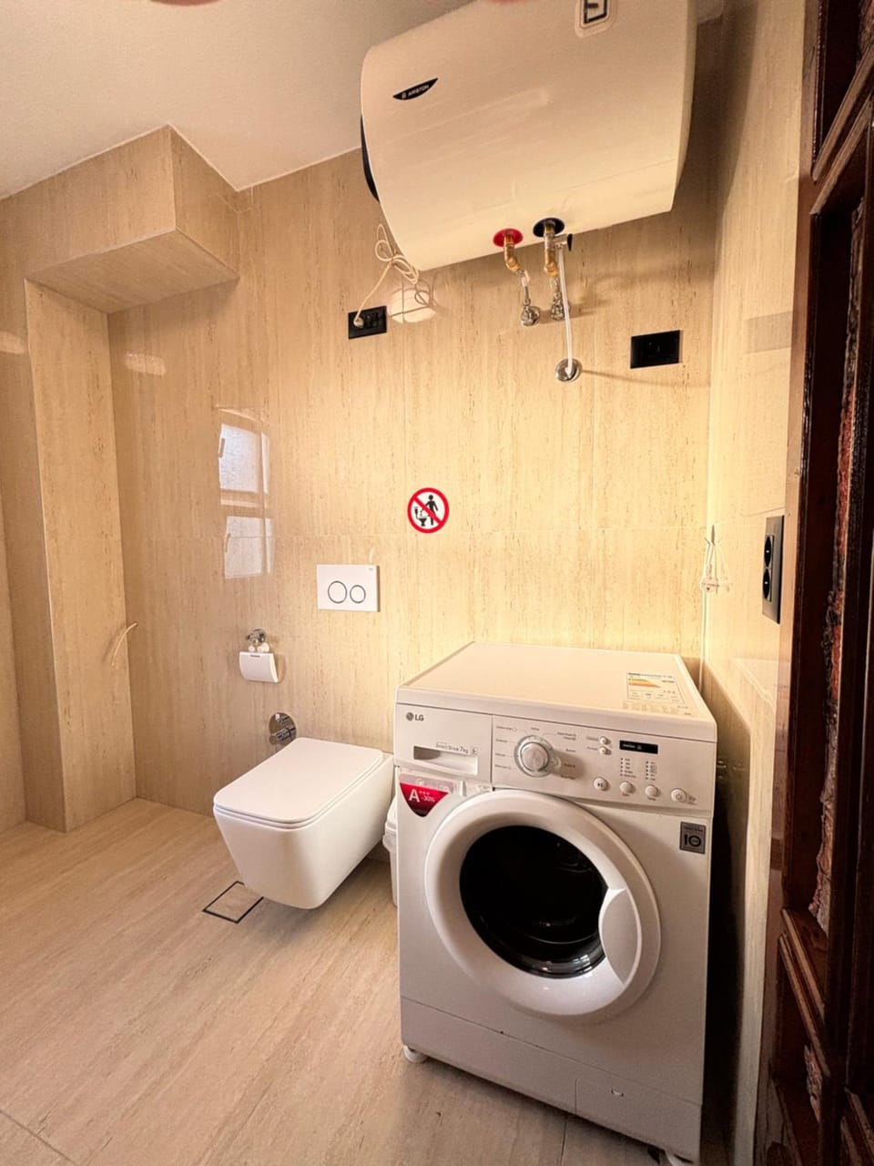 Toilet, Bathroom, washing machine, dryer