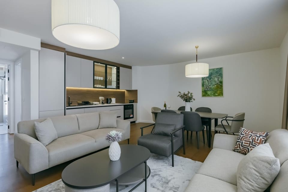 Kitchen or kitchenette, Living room, Seating area, Dining area
