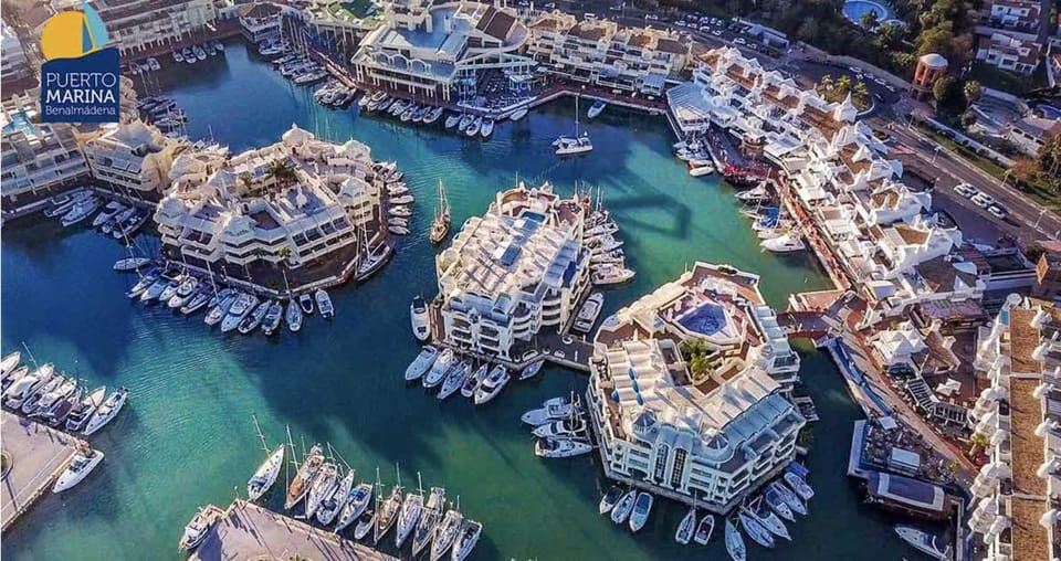797 HOLIDAY RENTALS- Apartamento dentro de Puerto Marina-Playa a 1 min Apartment in Benalmadena