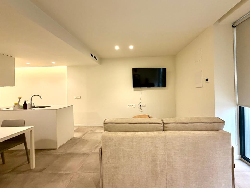 TV and multimedia, Kitchen or kitchenette, Living room, Seating area