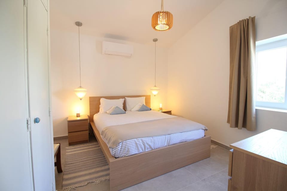 Bed, Photo of the whole room, Bedroom, towels, wardrobe, air conditioner