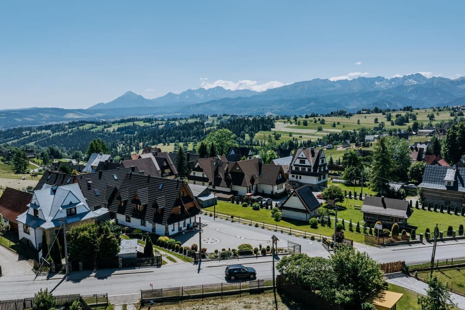 Property building, Bird's eye view, Mountain view