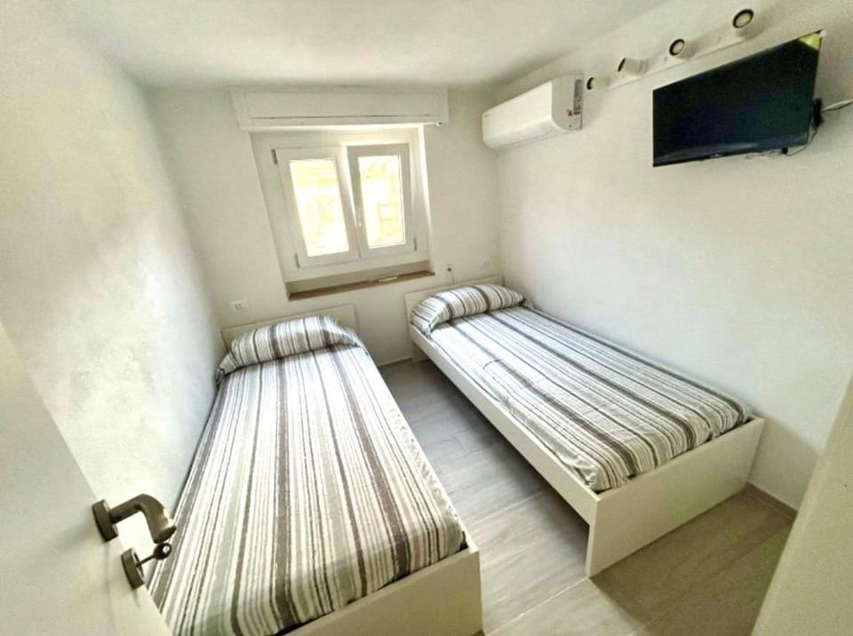 Appartamento Giglio - New apartment 500 meters from the sea with outdoor area Apartment in Viareggio