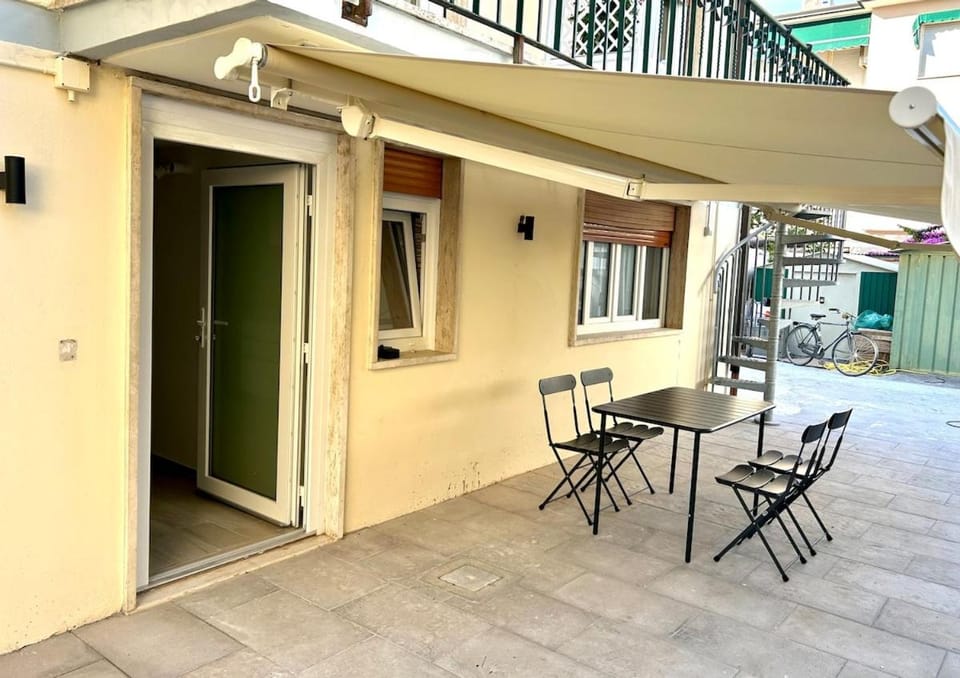Property building, Patio, Dining area