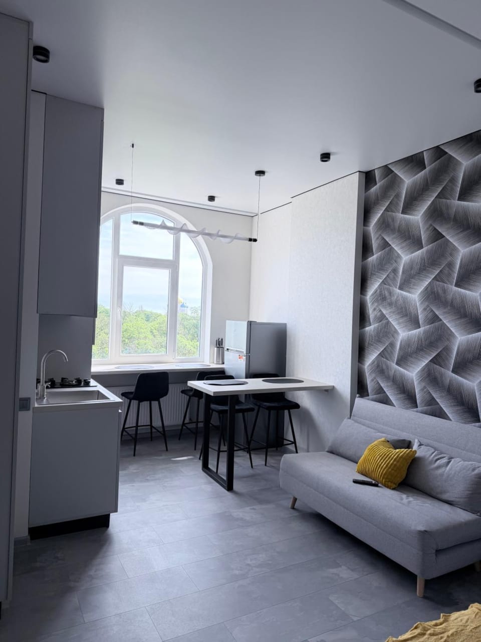 Avinion Azure Apartment in Odessa