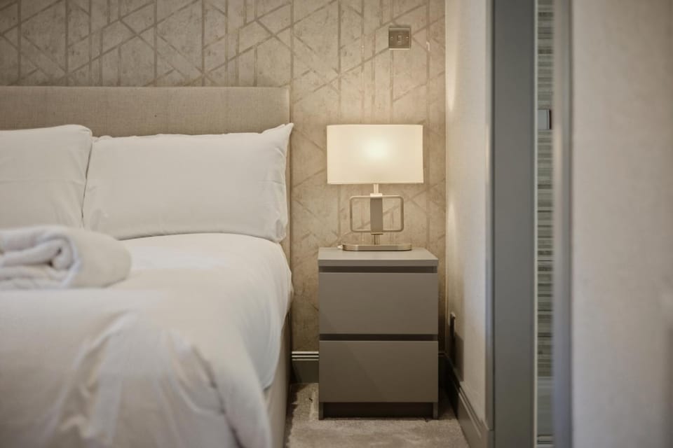 Bedroom, towels