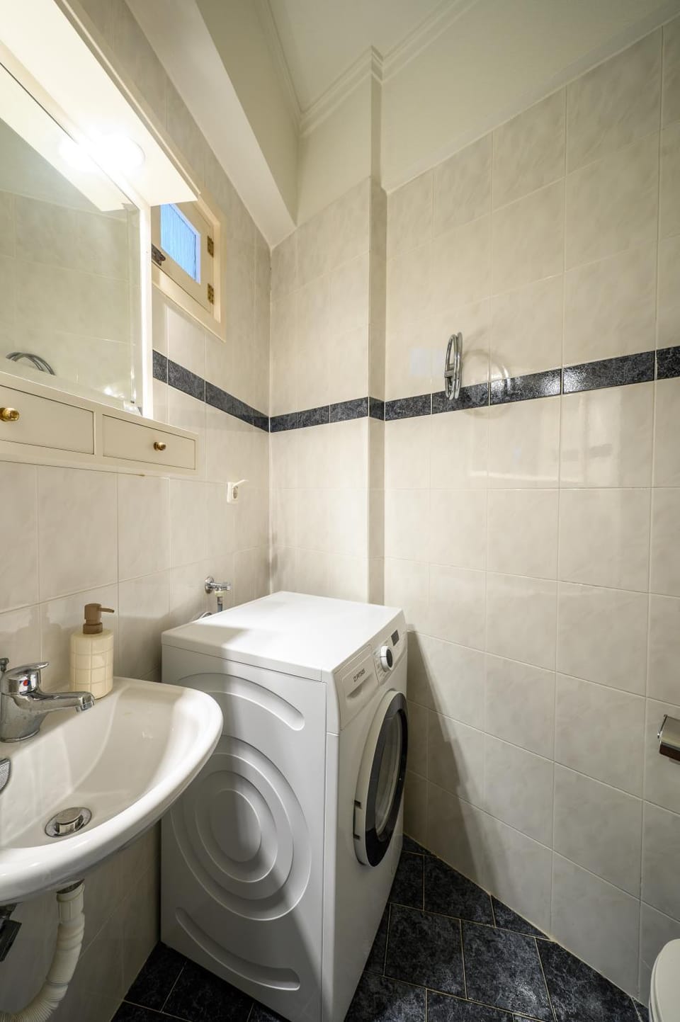 Toilet, washing machine