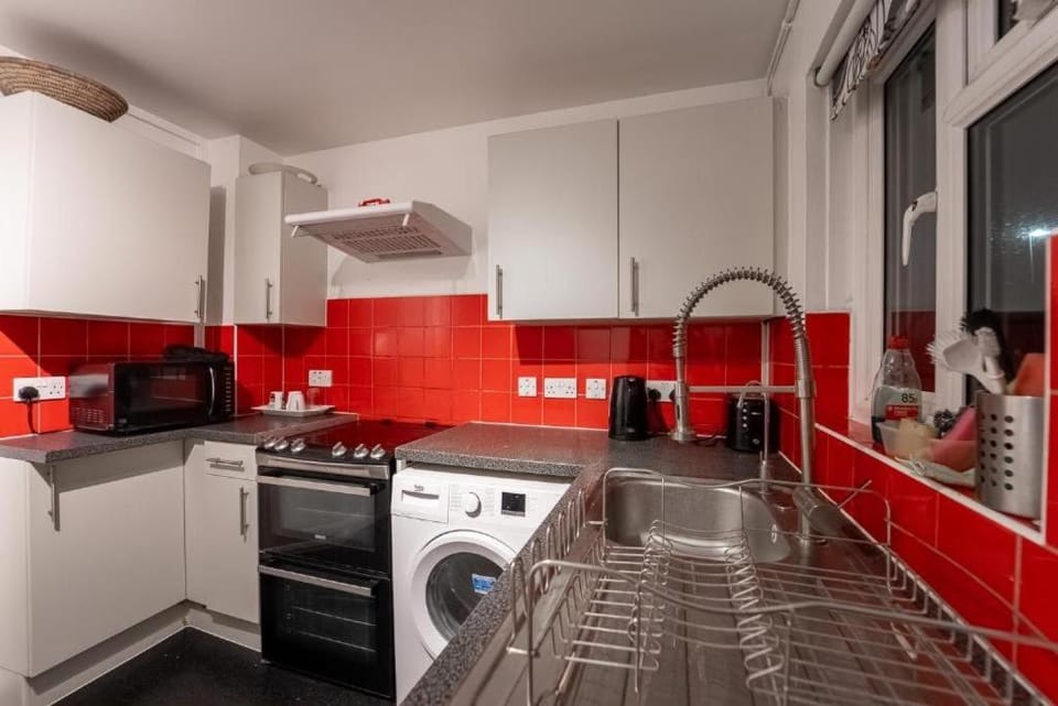 Two Bedroom home in london House in London Borough of Southwark