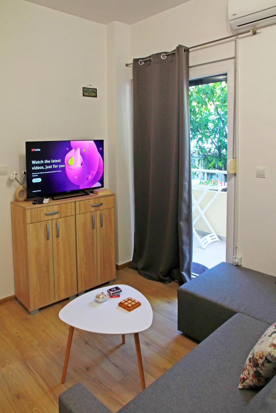 TV and multimedia, Seating area