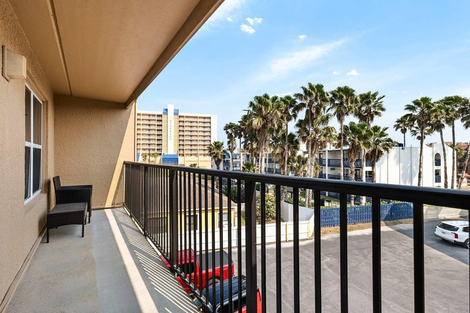 Steps from Beach Condo with Pool and Hot Tub House in South Padre Island