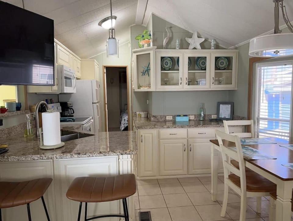 Family Friendly Resort Cottage with Private Patio House in Port Isabel