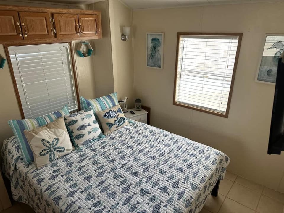 Family Friendly Resort Cottage with Private Patio House in Port Isabel
