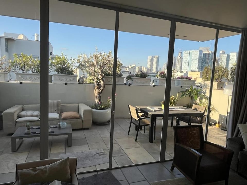 Balcony/Terrace, City view