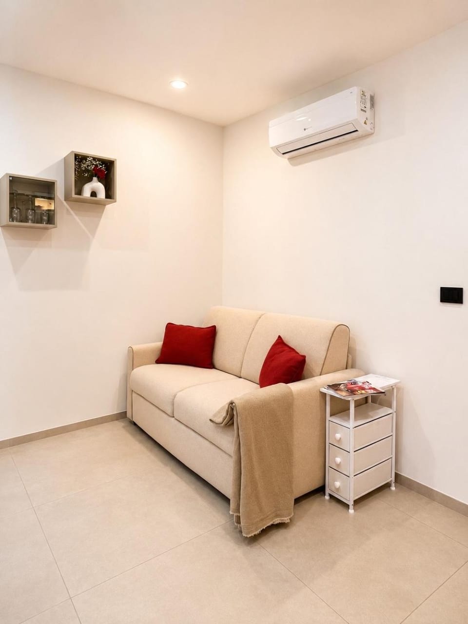 Seating area, air conditioner