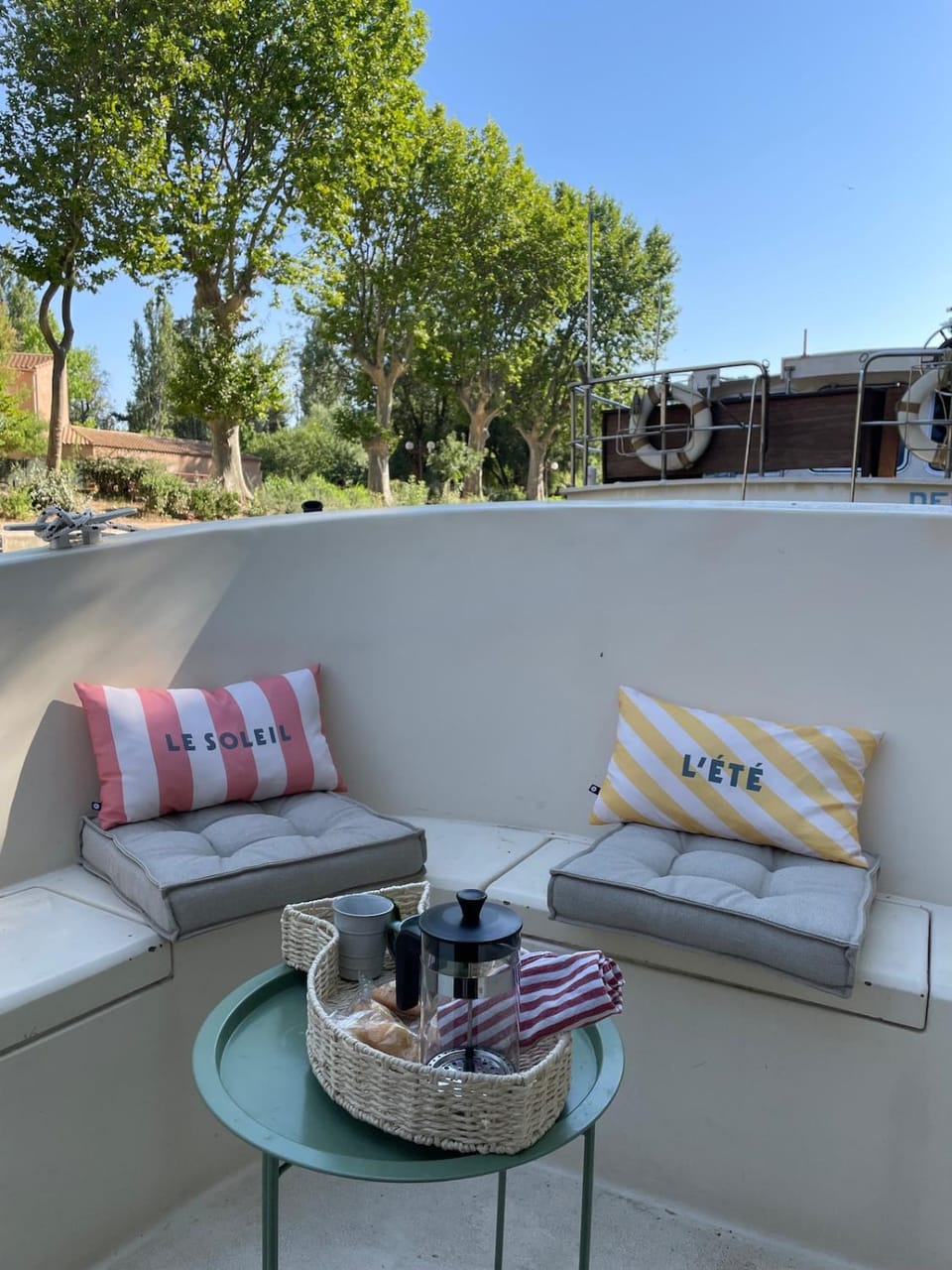 Patio, Continental breakfast