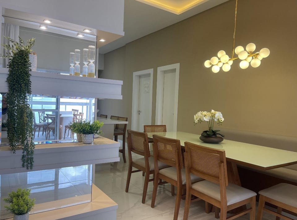 Kitchen or kitchenette, Lunch