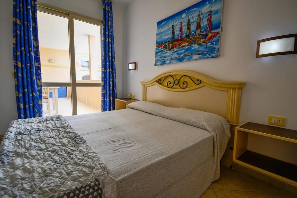 Bed, Balcony/Terrace, Photo of the whole room, Bedroom, wedding