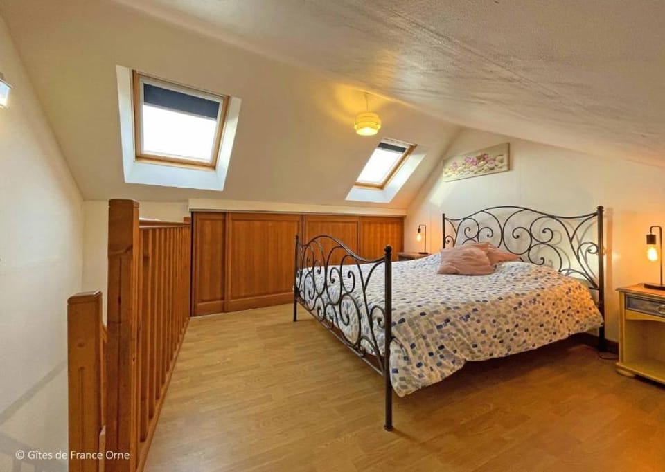 Bed, Bedroom