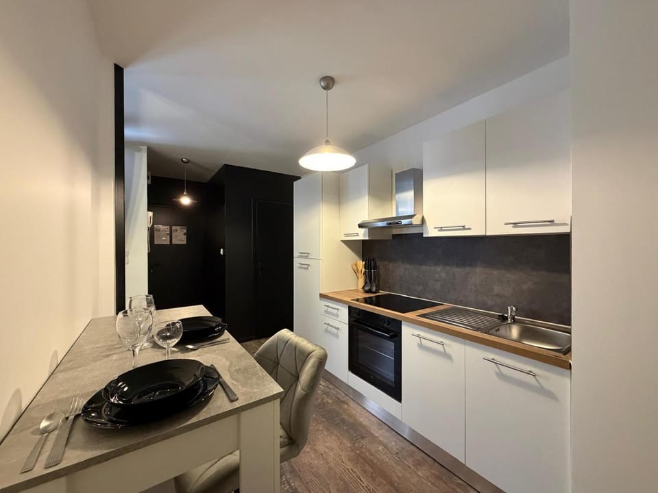 Seating area, Dining area, kitchen