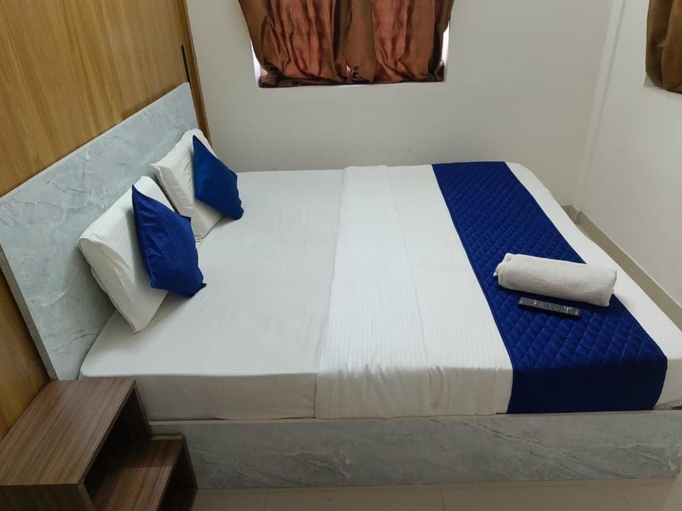 Luxury Rooms in Manikonda Near Knowledge City BY KP Suites Grand Apartment in Hyderabad