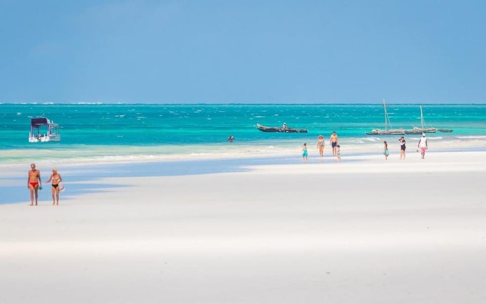 Beach, group of guests