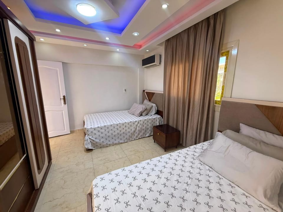 Direct Beachfront - Sea View 4 bed rooms Apartment in Alexandria