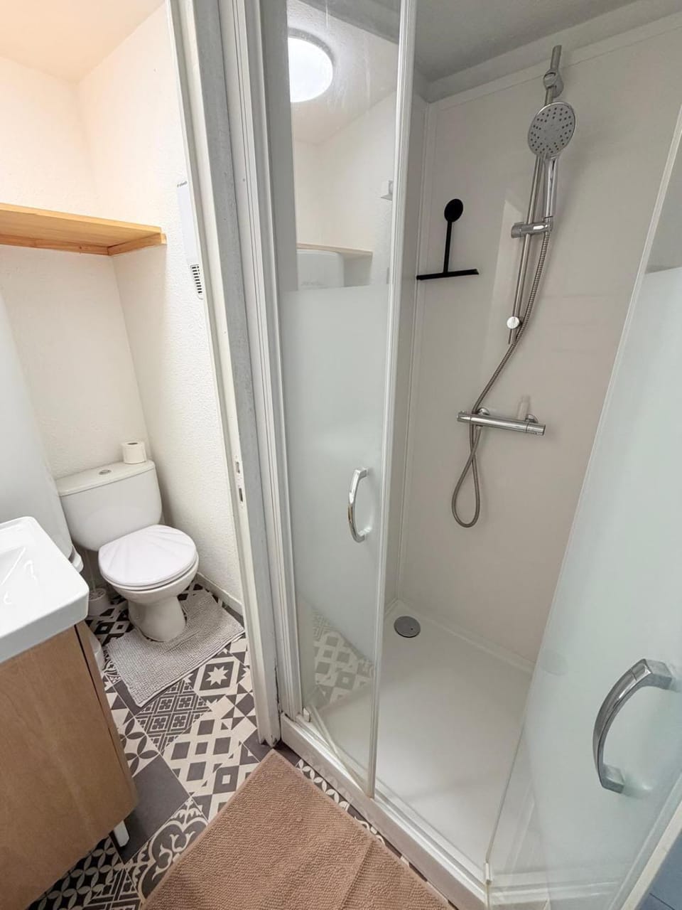 Shower, Toilet, Bathroom