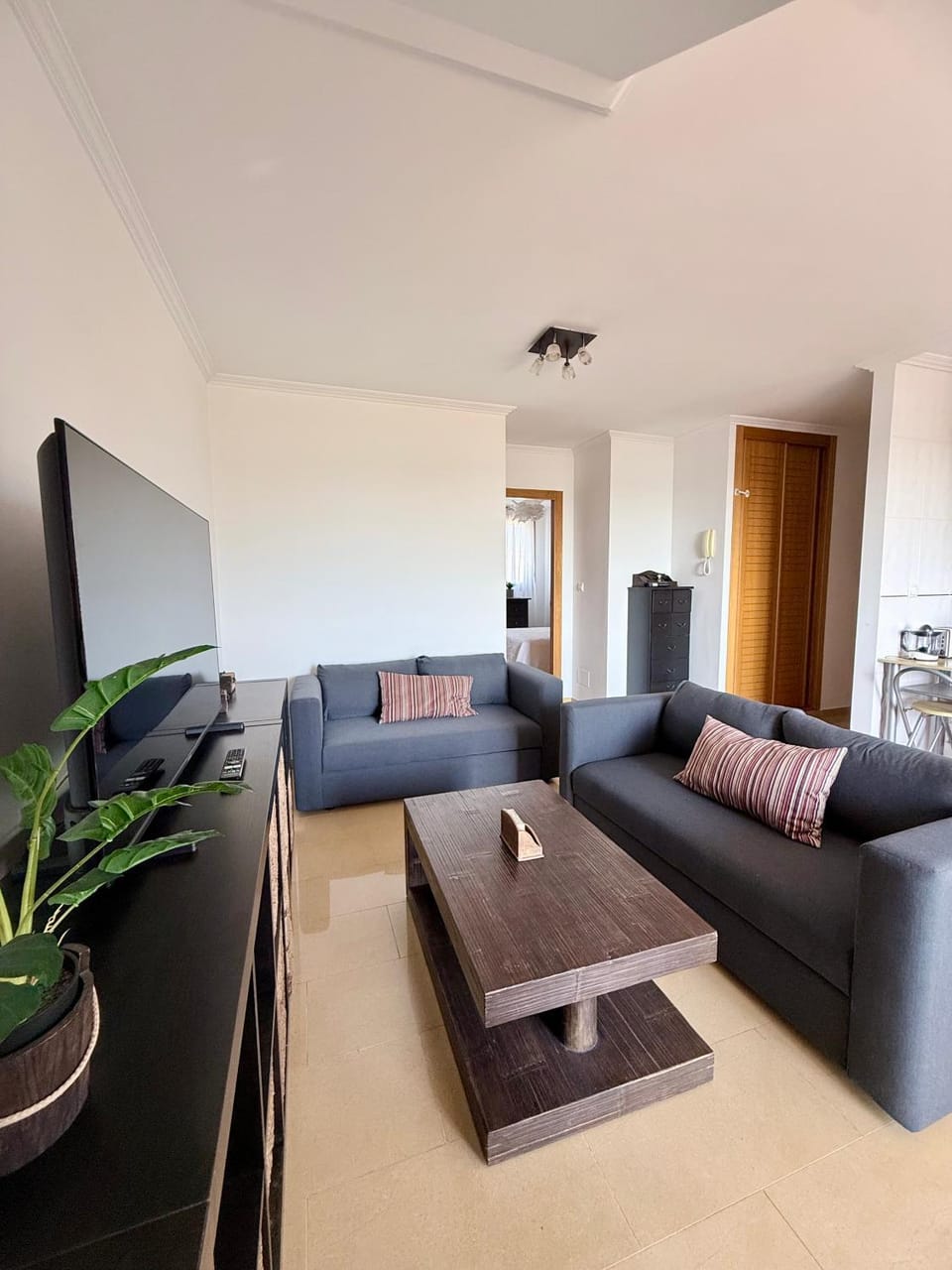 Communal lounge/ TV room, TV and multimedia, Living room, Seating area