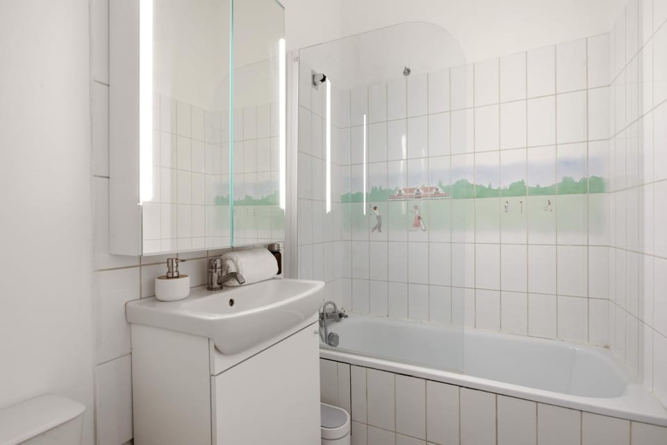 Bathroom, Bath