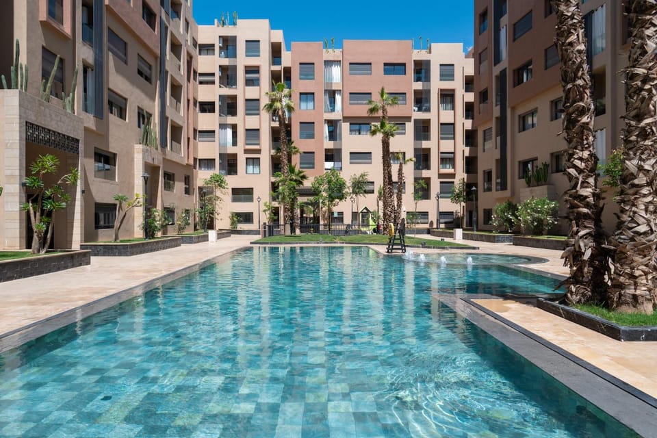 Designer 2 Bedroom Gueliz retreat Pool - Gym - Parking Apartment in Marrakesh