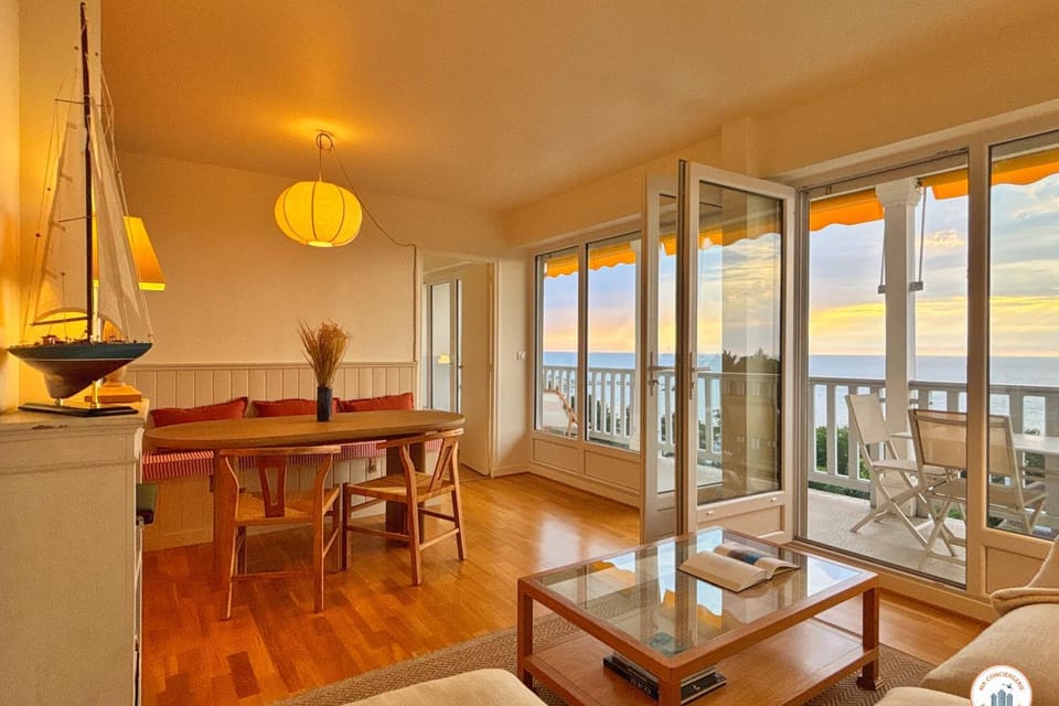 Balcony/Terrace, Living room, Dining area