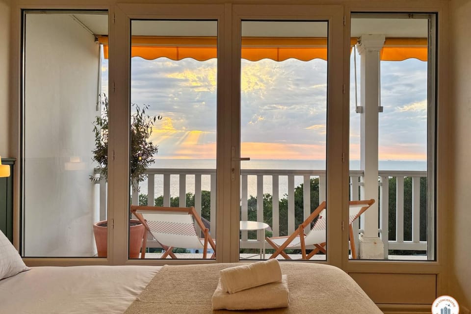 Balcony/Terrace, Photo of the whole room, Sea view