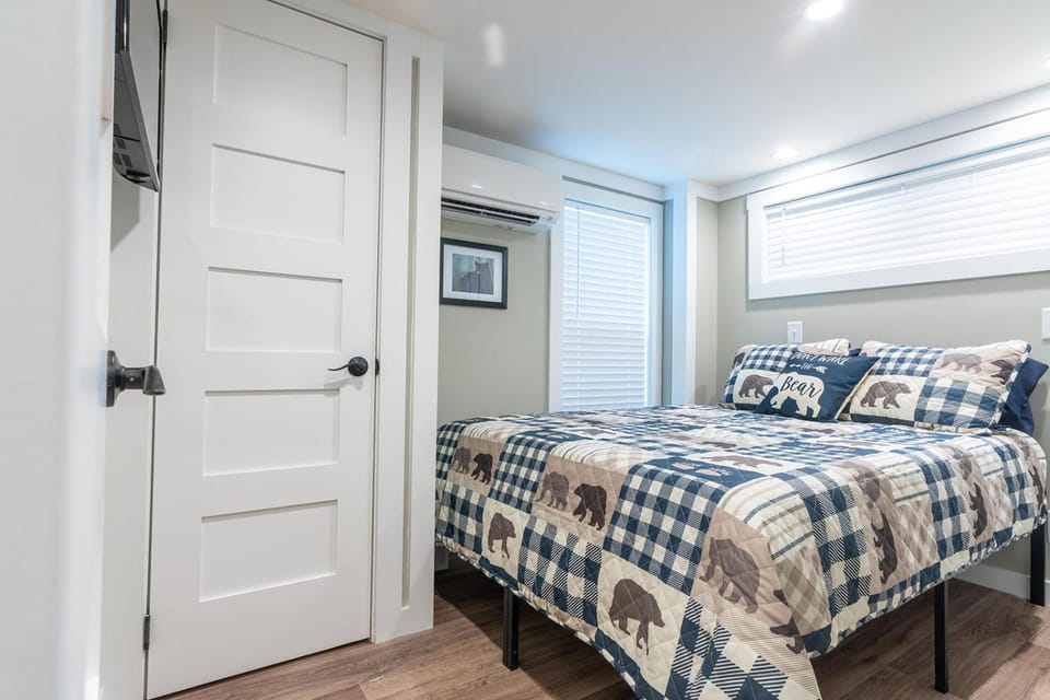 Bear River Tiny Luxury Living with River Views Villa in Bryson City