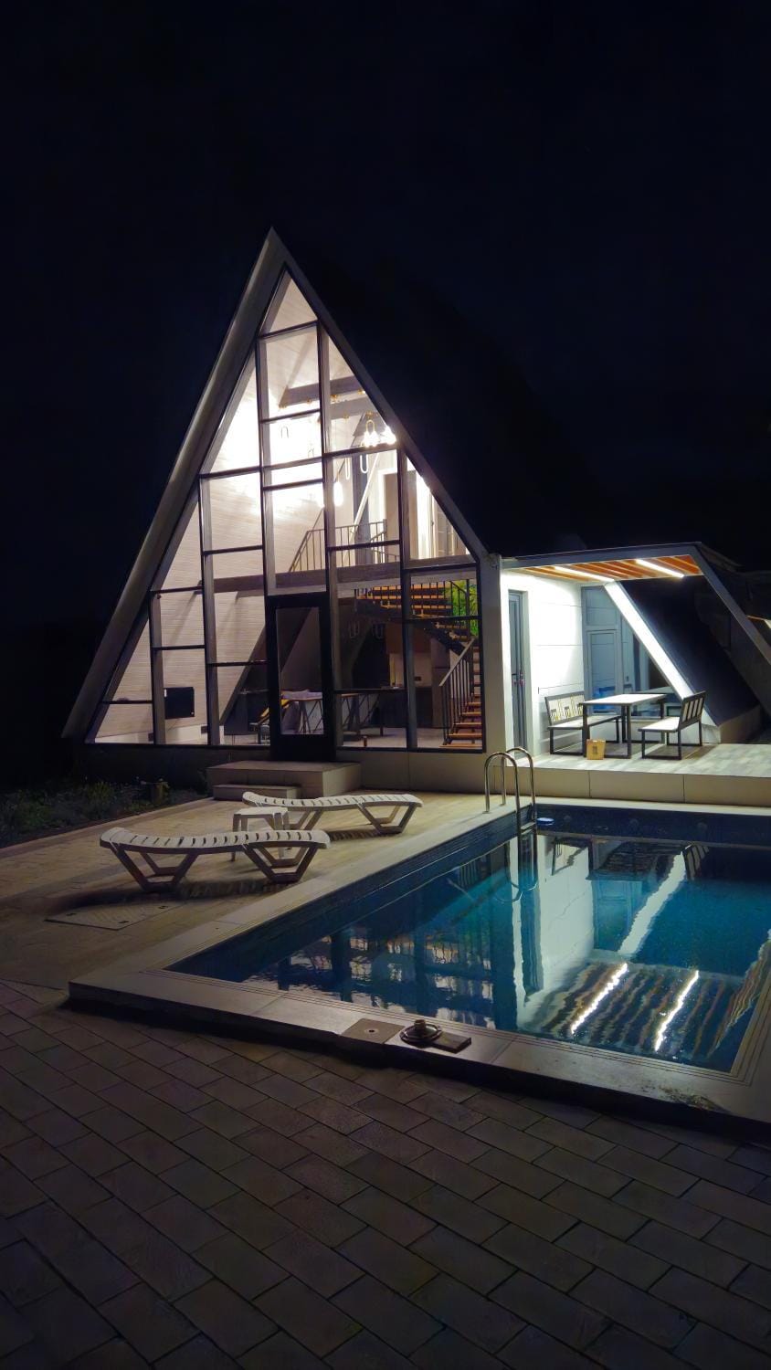 Night, Swimming pool, sunbed