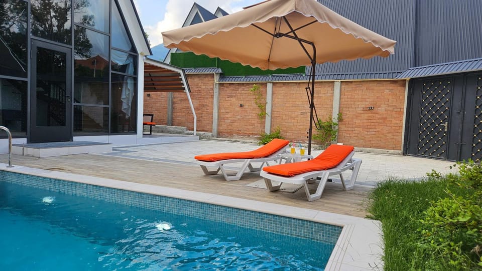Day, Pool view, Swimming pool, sunbed