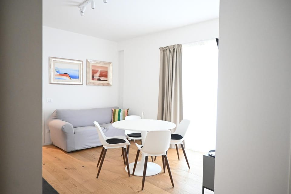 SE295 - Senigallia, ampio trilocale con posto auto e giardino Apartment in Senigallia