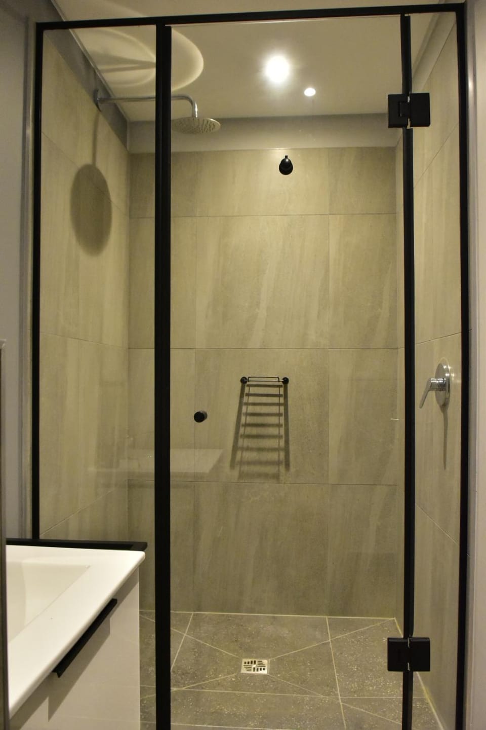 Shower, Toilet