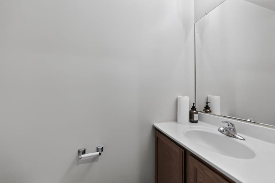 Charming Townhome Near Metro & Parks House in Wheaton-Glenmont