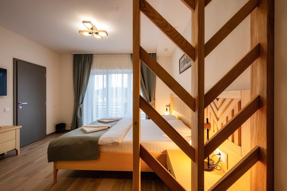 Bed, TV and multimedia, towels, air conditioner