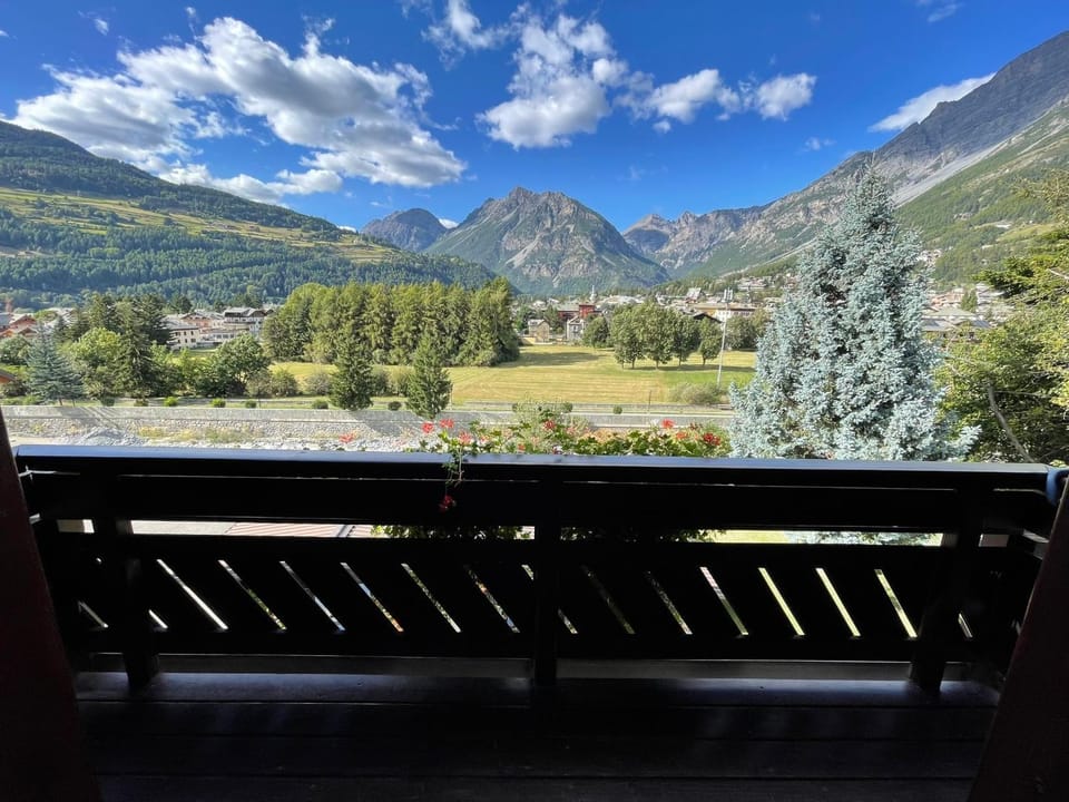 Nearby landmark, Spring, Natural landscape, View (from property/room), Balcony/Terrace, Balcony/Terrace, Mountain view