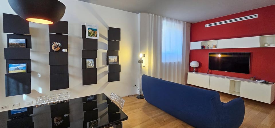 Communal lounge/ TV room, TV and multimedia, Evening entertainment, air conditioner