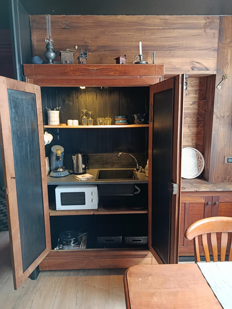 Kitchen or kitchenette