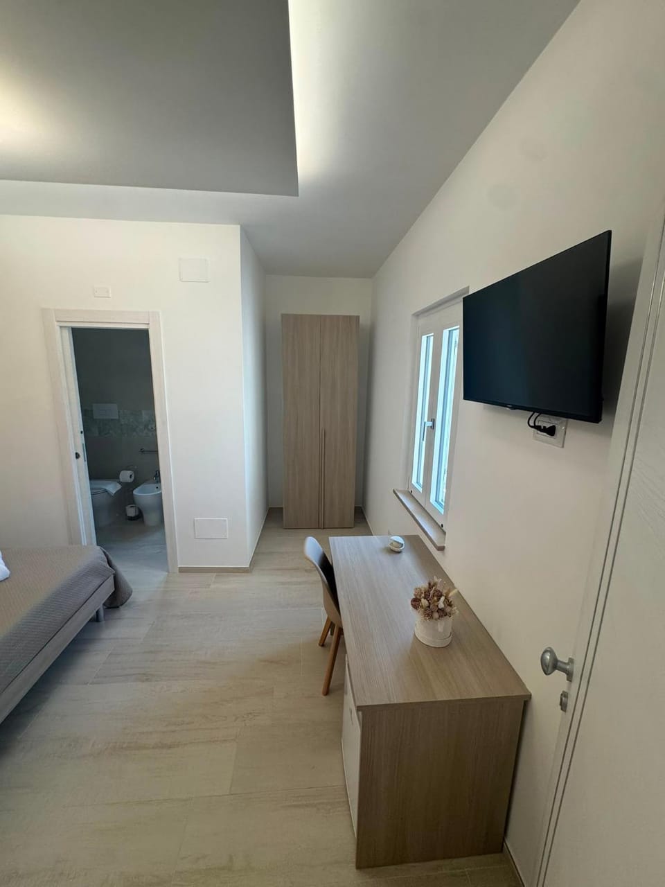 TV and multimedia, wardrobe