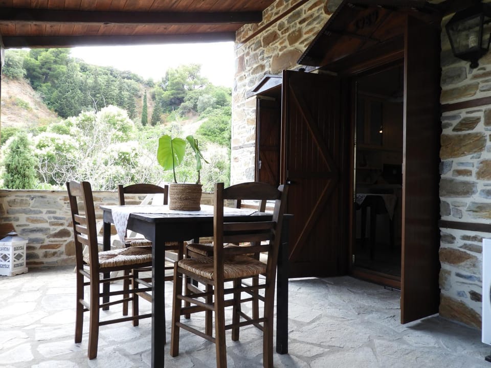 Olivia traditional stone house Apartment in Nikiti