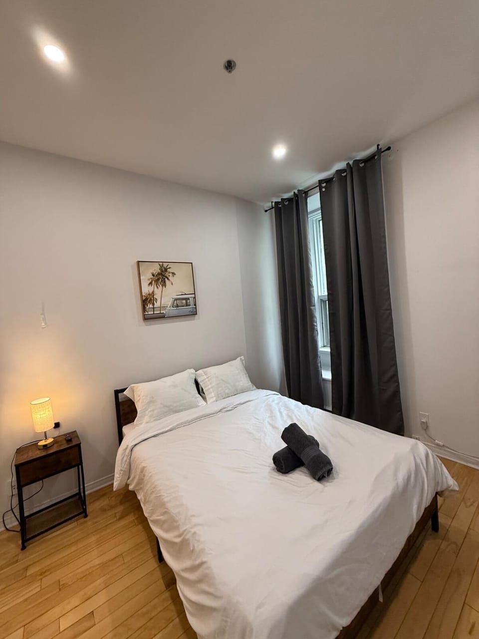 Downtown Studio for 2 with Free private parking Apartment in Laval