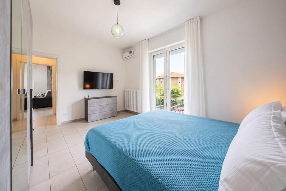 Blue Garden Como - 2BR - Free Parking Apartment in Como